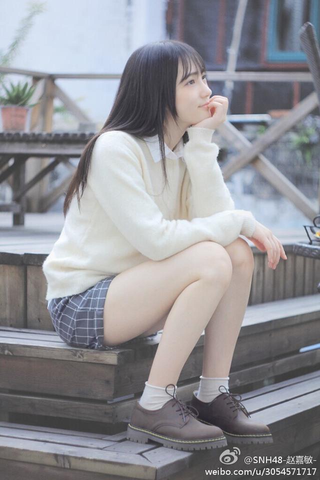 95后小花谁是新宠：关晓彤人生赢家林允幸运赵嘉敏简约