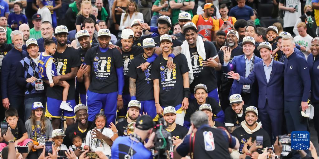 NBA总决赛：勇士队夺冠