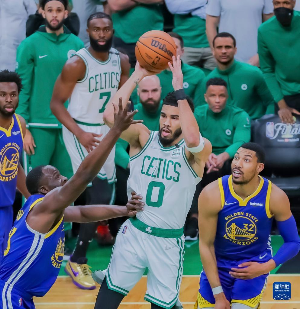 NBA总决赛：勇士队夺冠