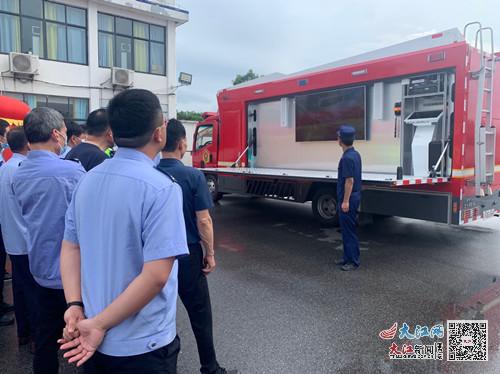 抚州交警消防联合开展消防安全演练（图）