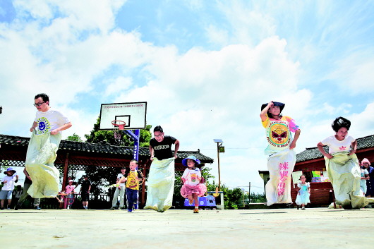 贵州贵阳：乡村旅游客似云来