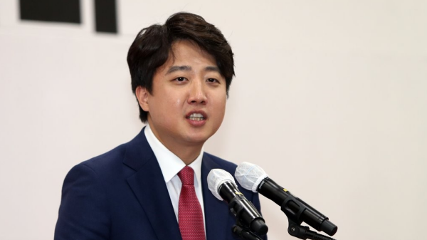 韩媒：韩执政党党首访乌商讨合作“重建基辅”，或见泽连斯基