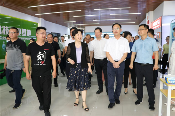 黄冈市基层统战工作现场经验交流会在麻城召开_fororder_图片2