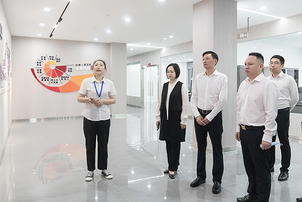 自贡市富顺县委书记杨斌带队开展工业企业调研活动_fororder_1调研现场