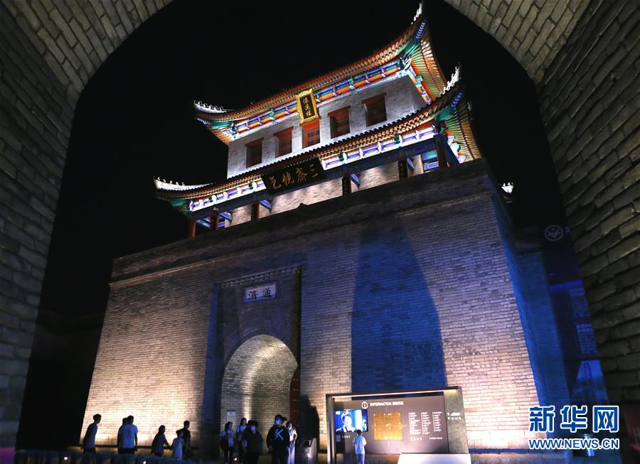 山东即墨：夏夜古城绽魅力_fororder_1