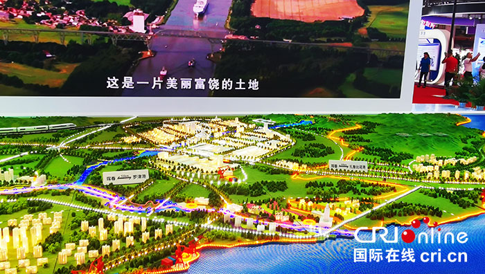 03【吉林】【原创】第十二届中国-东北亚博览会延边州珲春展区：电子沙盘展示引围观