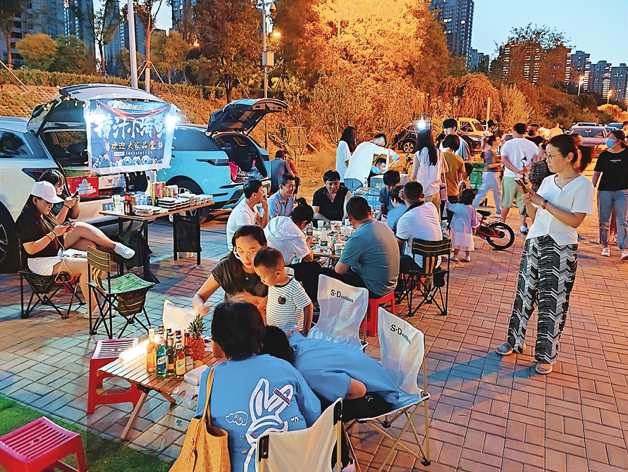 太原后备厢集市点亮夜经济_fororder_后备箱