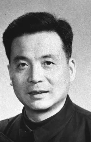 记住！他是邓稼先！