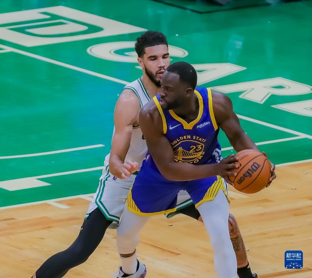 NBA总决赛：勇士队夺冠