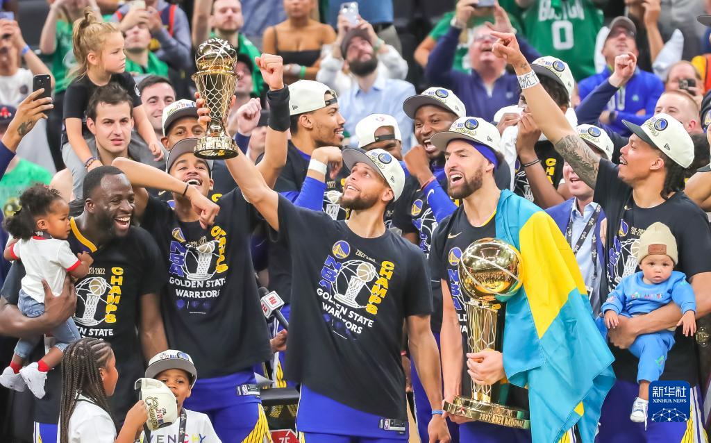 NBA总决赛：勇士队夺冠