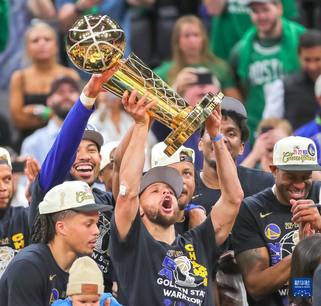 NBA总决赛：勇士队夺冠