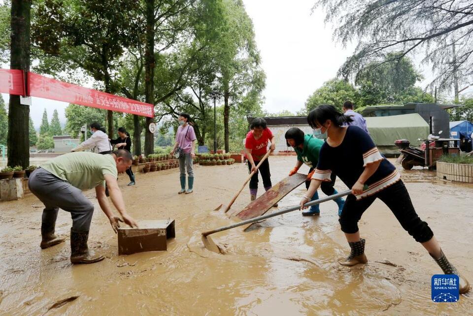 福建南平：抓紧灾后清淤抢修