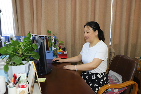 点赞 成都新津区教育系统“最美共产党员”_fororder_新津中学姜敏-供图-新津区委宣传部