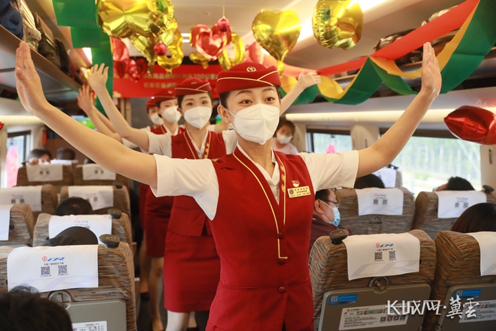 时速350公里实现常态化 京广高铁“陆地飞行”
