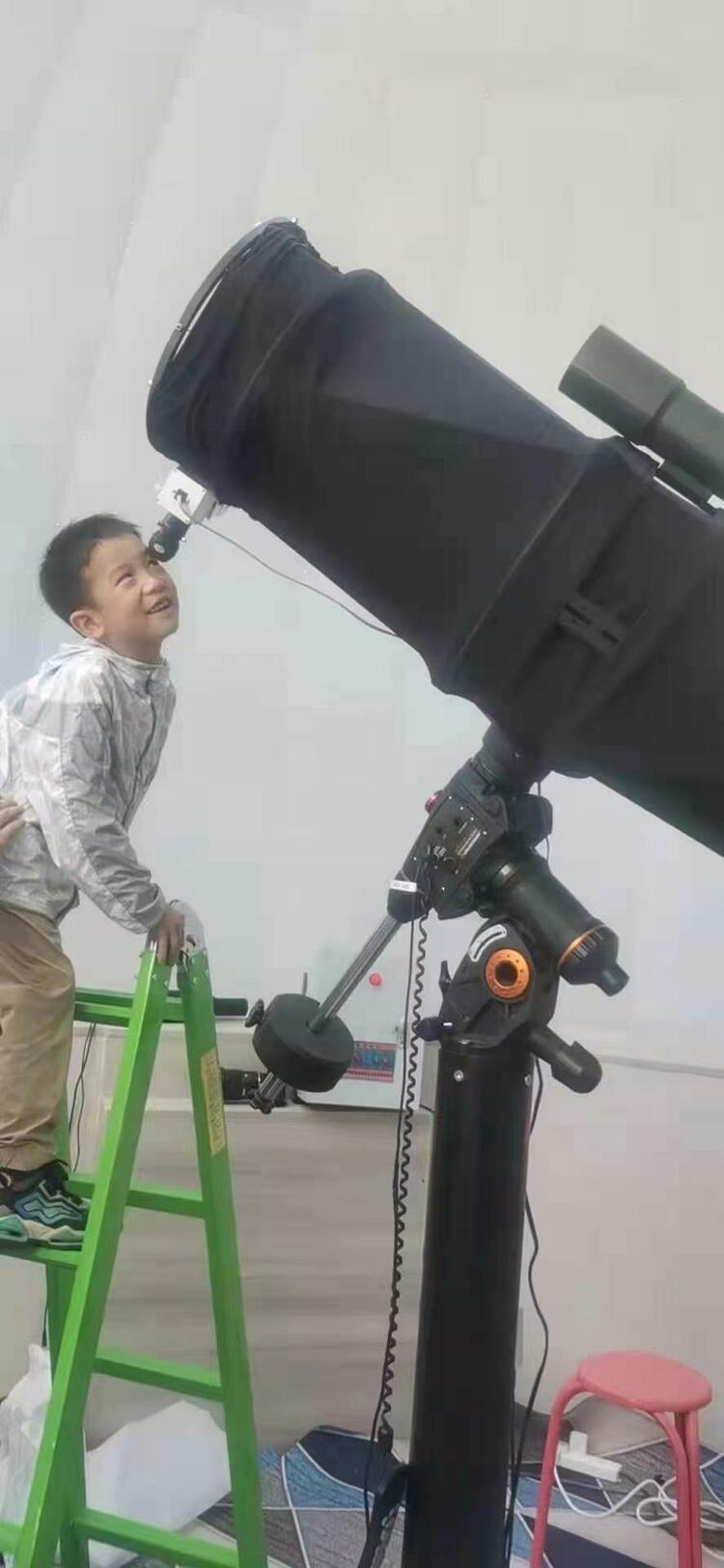 内蒙古腾格里：牧民在沙漠中建起两座天文台_fororder_4