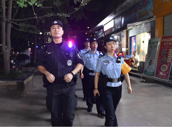 重庆南岸警方开展夏季治安打击整治“百日行动” 守护百姓平安_fororder_图片1