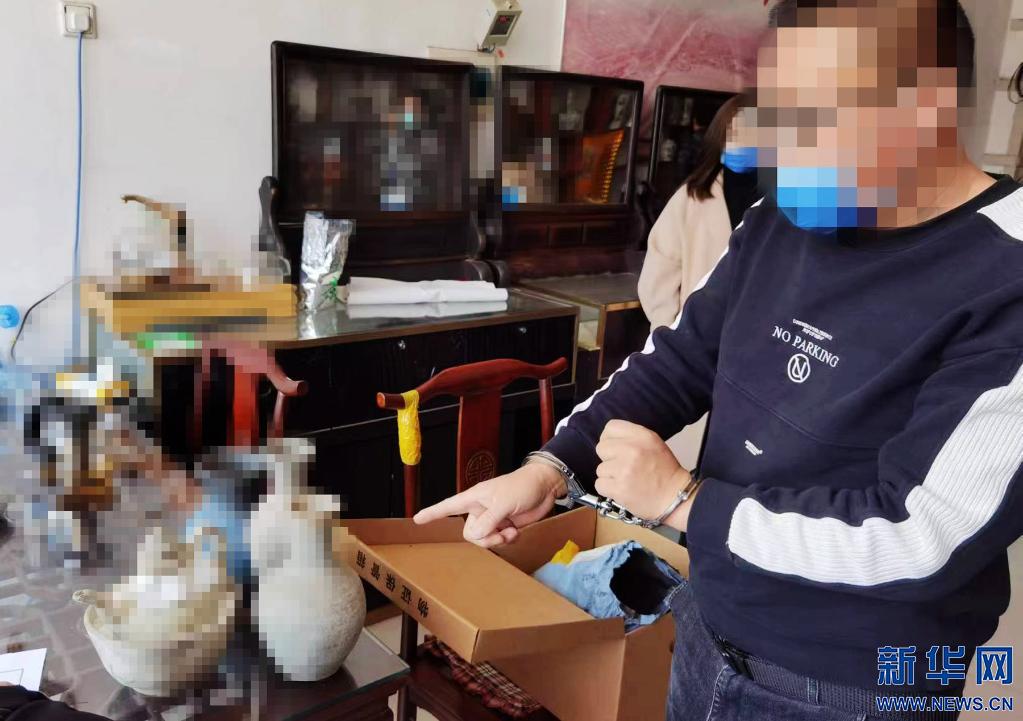 内蒙古打掉4个盗掘辽代古墓葬的团伙 起获200多件被盗文物_fororder_1