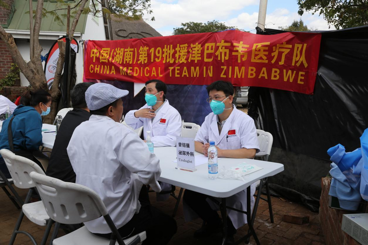 援非医生曾铭强：在非洲大地种下希望_fororder_图片2
