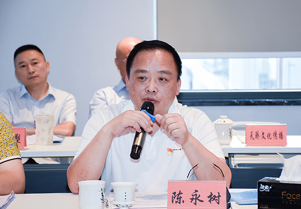 四川自贡：共谋大安区经济发展未来 擦亮天府旅游名县金字招牌_fororder_4大安区工商联（商会）主席陈永树发言（摄影-赵丽）