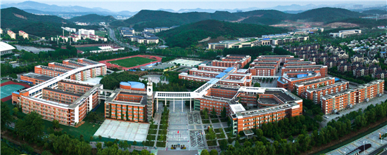 （B 教育图文 CHINANEWS带图列表 移动版）南外仙林国际高中加大“优秀学生奖学金”力度