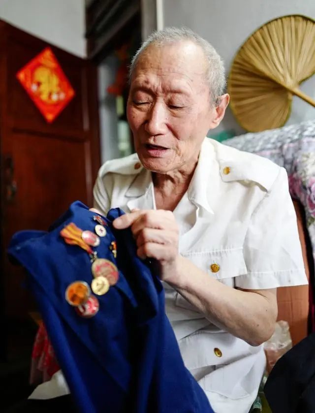 70年，“速”写成渝！