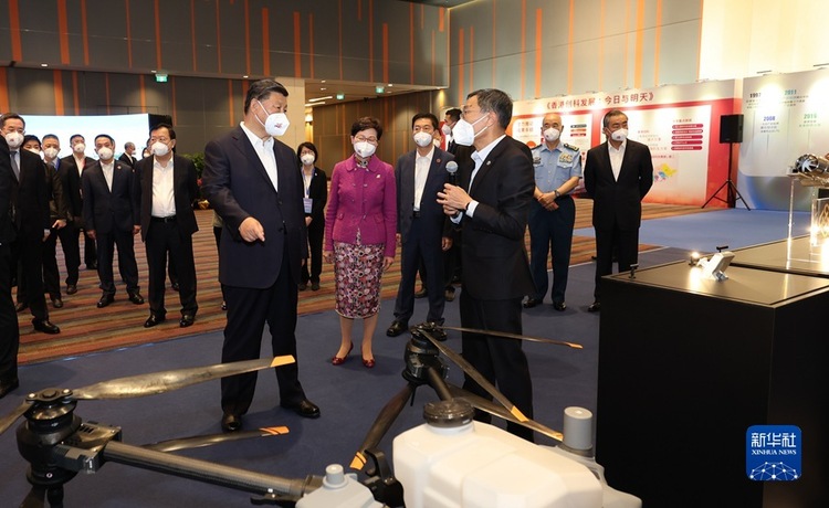 习近平考察香港科学园_fororder_3