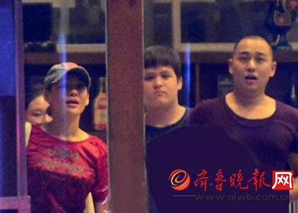 宁静儿子长相帅气被误认为小男友 宁静遭老公保罗抛弃原因