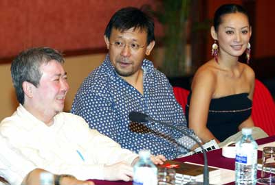 宁静儿子长相帅气被误认为小男友 宁静遭老公保罗抛弃原因