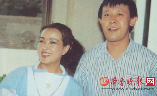 宁静儿子长相帅气被误认为小男友 宁静遭老公保罗抛弃原因