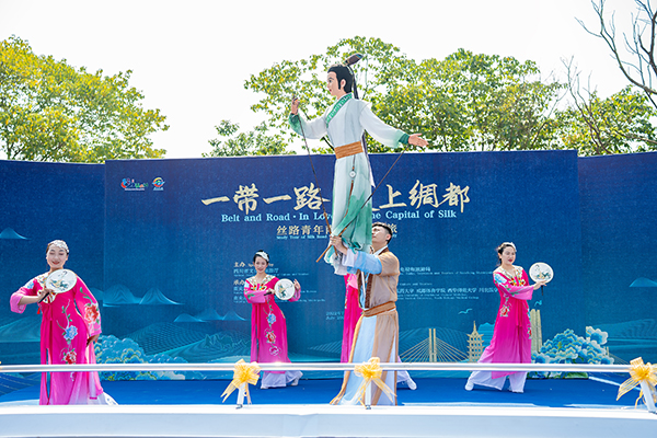 “一带一路·爱上绸都”——丝路青年南充研学之旅正式启动_fororder_国家级非遗川北大木偶表演《书艺》-摄影-廖志全