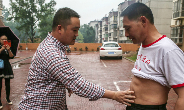 气功大师靠挨打年薪百万 孤独求败欲战泰森