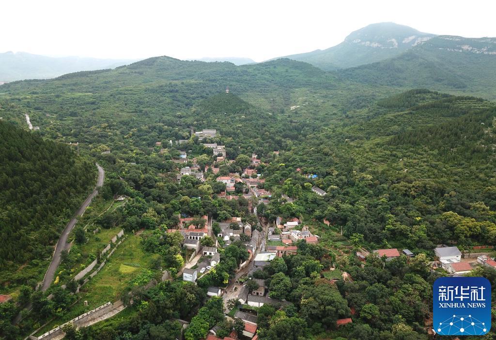济南朱家峪村：留住百年古村貌 引得八方游客来