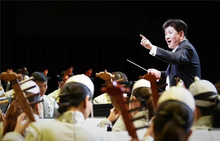 内蒙古乌兰恰特剧院倾情上演《温暖的几字弯》_fororder_10