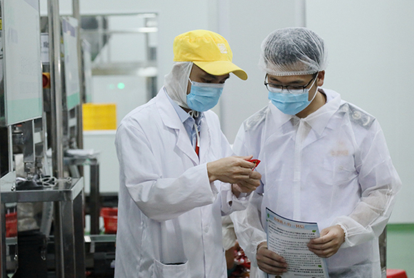 宜宾南溪：传“金”送宝 助企业添活力_fororder_3Q9A0086