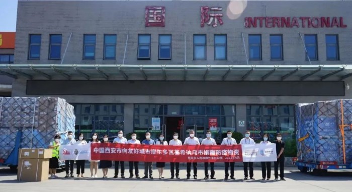 摩尔多瓦首都基希讷乌市隆重举行我市捐赠防疫物资接收仪式_fororder_4