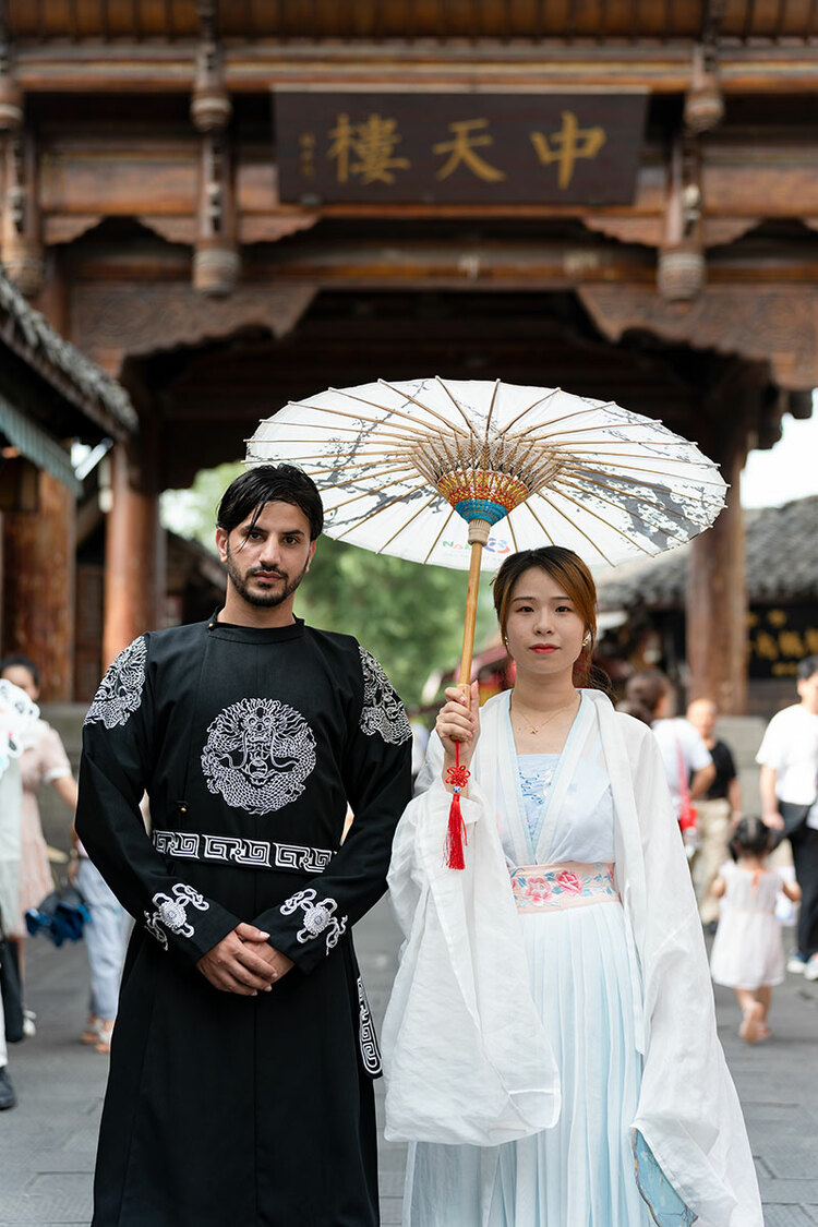 "Belt and Road · In Love with the Capital of Silk" | Silk Road Youths in Hanfu Experience the Millennium History and Culture of Langzhong Ancient City_fororder_图片10