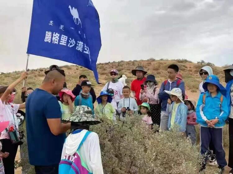 内蒙古腾格里：牧民在沙漠中建起两座天文台_fororder_6