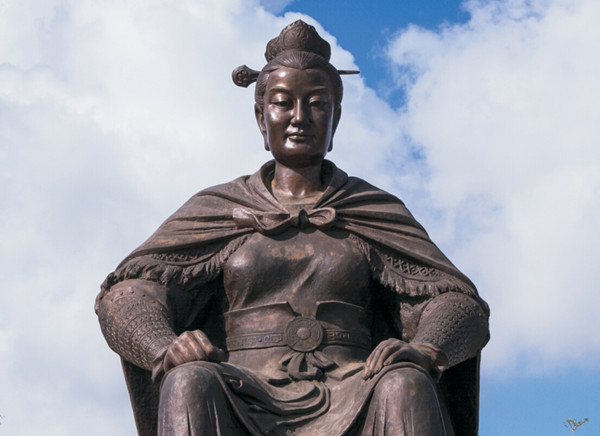 [Bilingual] South China Sea, Guangdong's Lady Xian has guarded it "since ancient times" 驰骋南海这件事，广东冼太夫人“自古以来”就这么做了