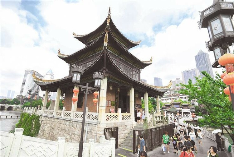 （中首）贵州贵阳：清幽甲秀楼迎避暑客_fororder_7ab24137-7aa0-4a71-b3ec-4662e747b685