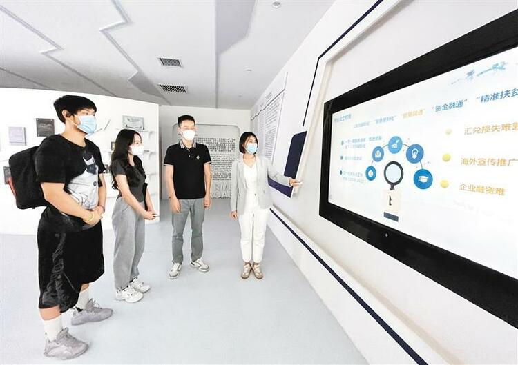 “通丝路”创建外贸新平台 搭建“人民币网上丝绸之路”_fororder_1128837083_16579355754101n