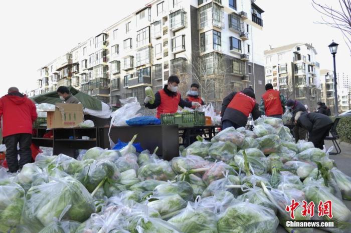 近90万人报名 这届年轻人为何爱考“社工”？