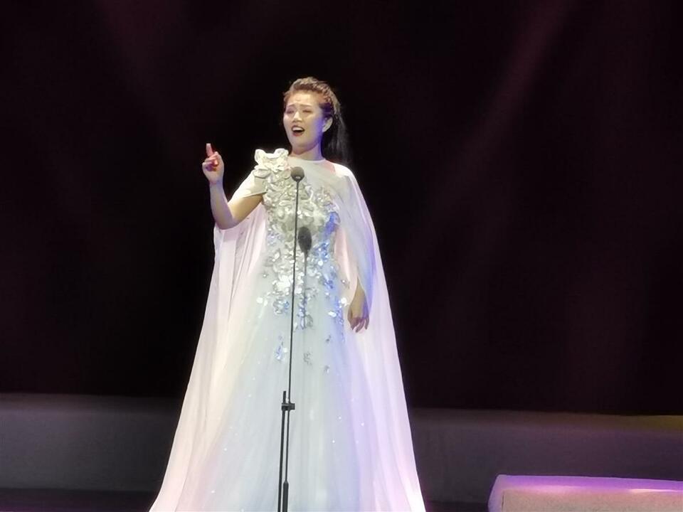 武汉珞珈山剧院改造升级后重新开演 两场专场音乐会唱醉江城观众