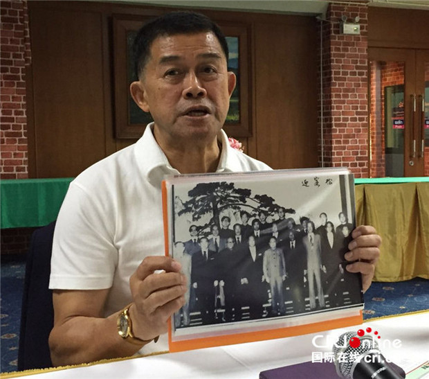 图片默认标题_fororder_1、功展示1980年访华期间与邓小平的合影