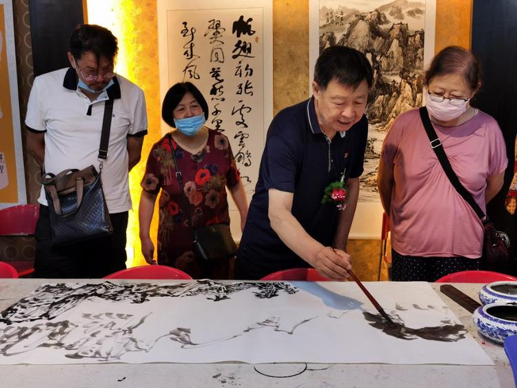 【中原文化】著名画家张培华倾力将中原山水的感知投射到画作上 成中原厚土文化的典型代表