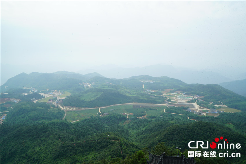 图片默认标题_fororder_云台山山顶景色.JPG