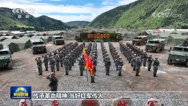 【在习近平新时代中国特色社会主义思想指引下】在党的旗帜下奋斗强军