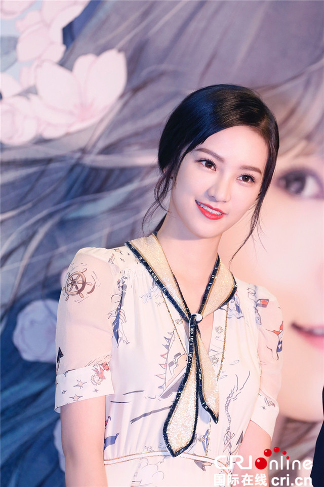 《泡沫之夏》暴雨中首映 罗仲谦严禹豪现场撩妹黄灿灿