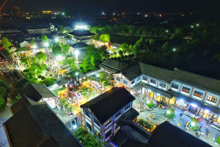 上虞“夜经济”推动消费升级 夜晚亮起来城市活起来_fororder_1