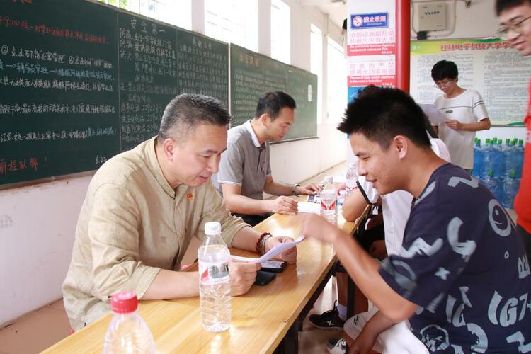 广西高校多措并举交出高质量“就业答卷”