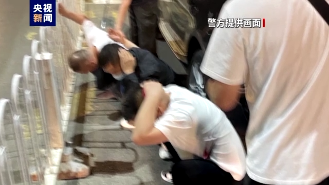 总台记者独家采访还原唐山某烧烤店打人案侦办经过 警方讯问陈某志现场视频首次公开